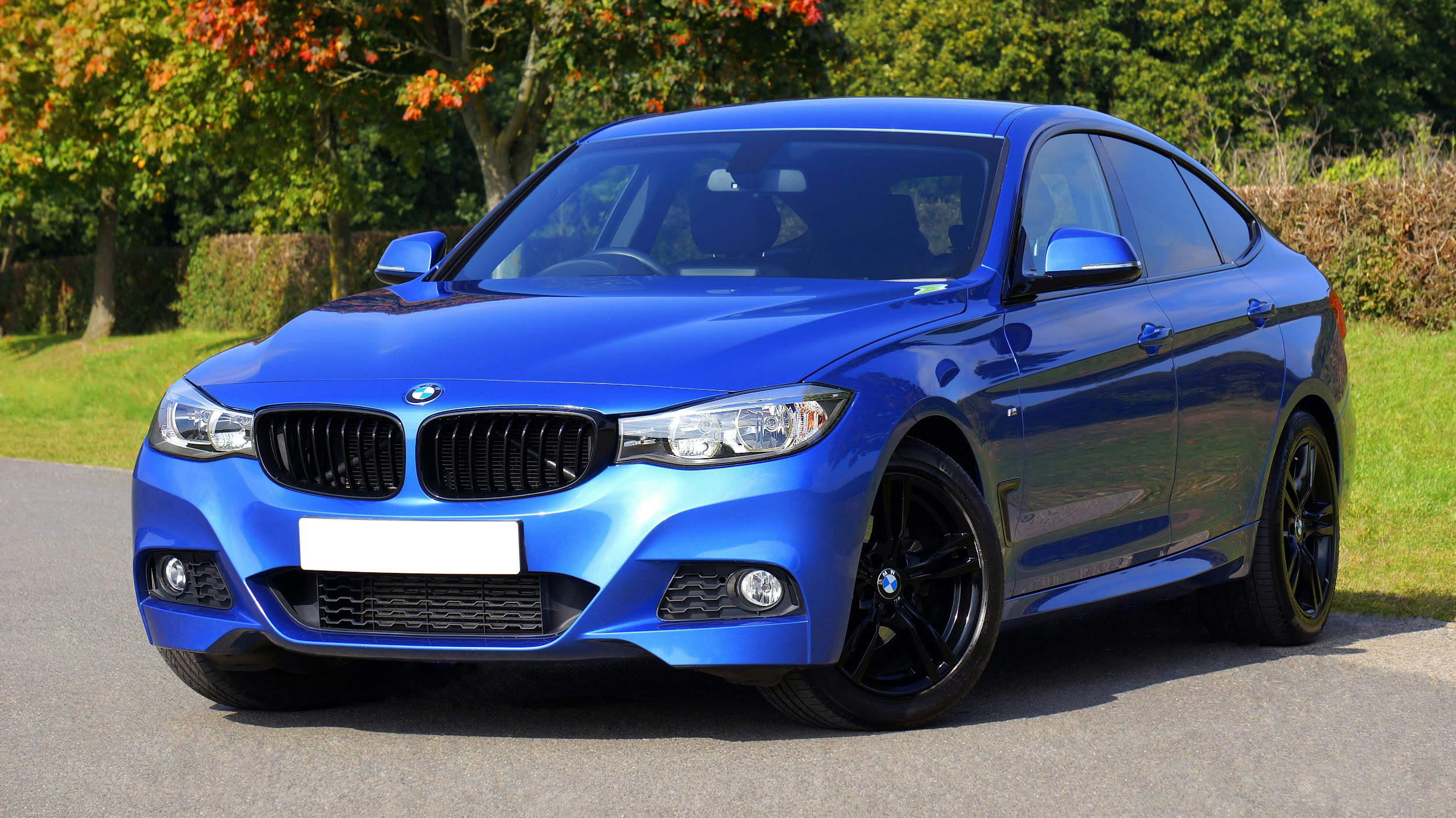 A blue car