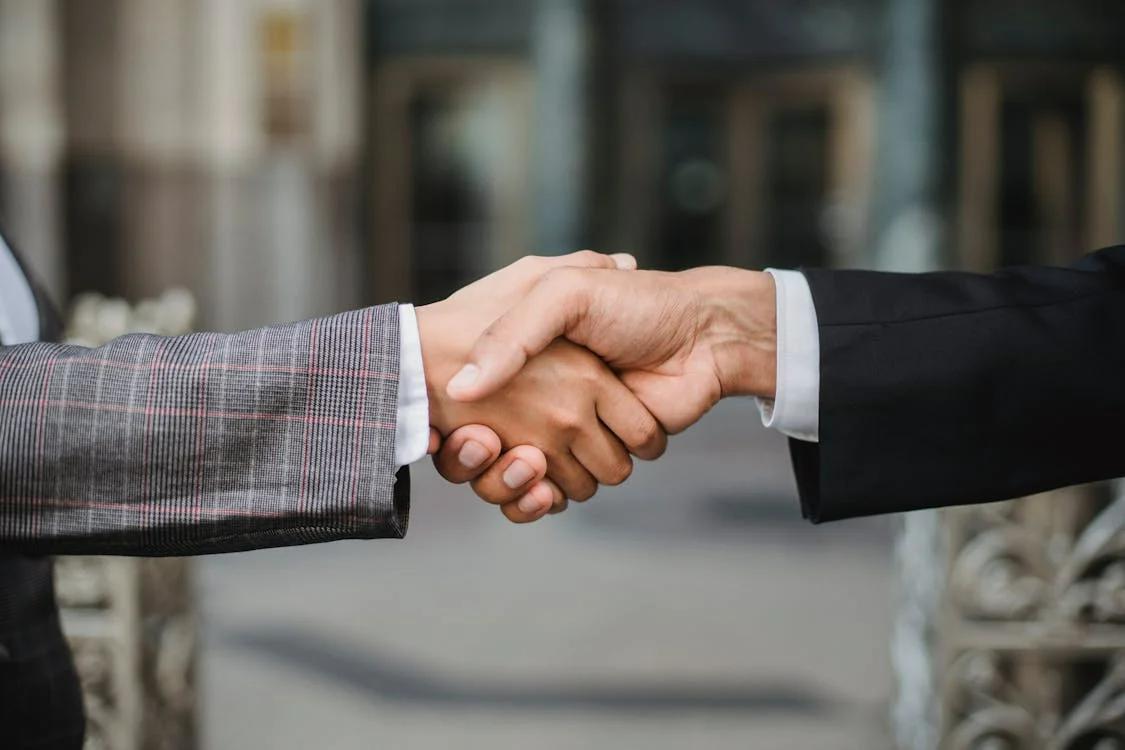 debt-relief-lawyer-handshake